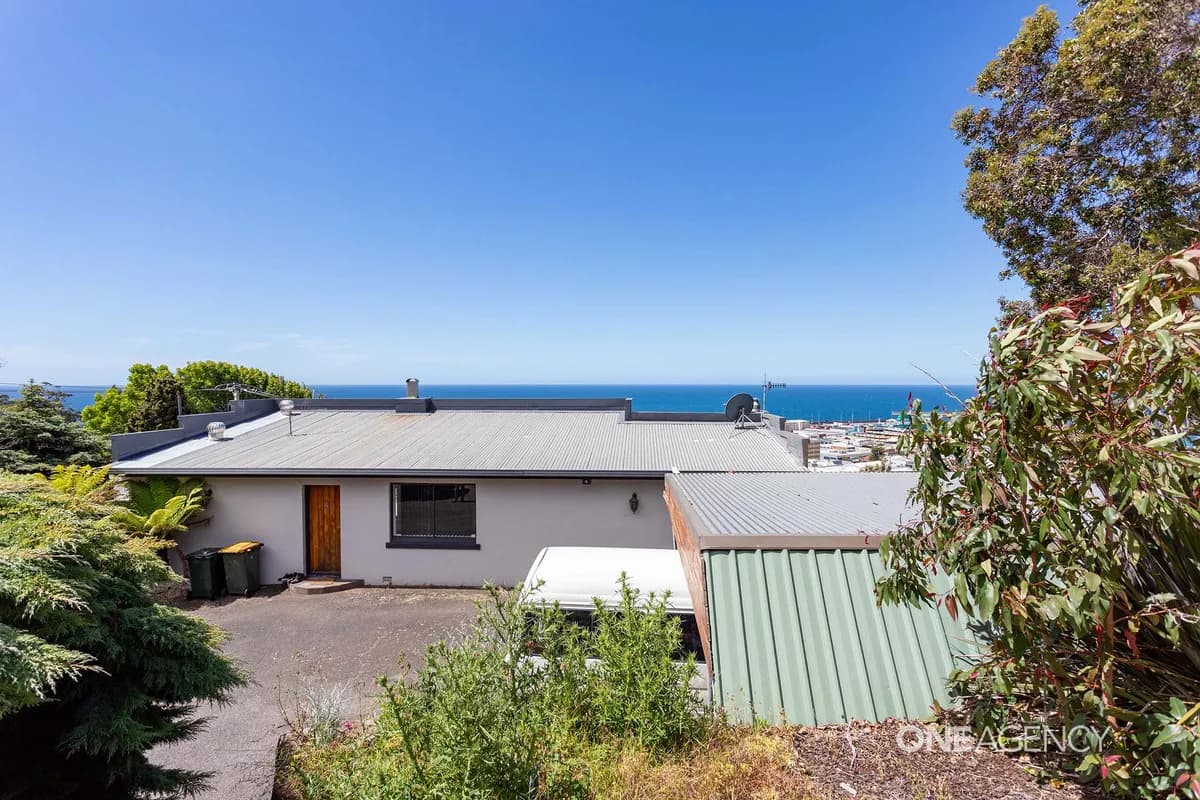 Driveway_Ocean.webp